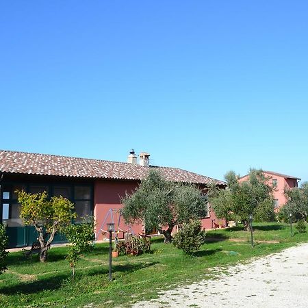 Отель Agriturismo Il Merollo Тоди Экстерьер фото