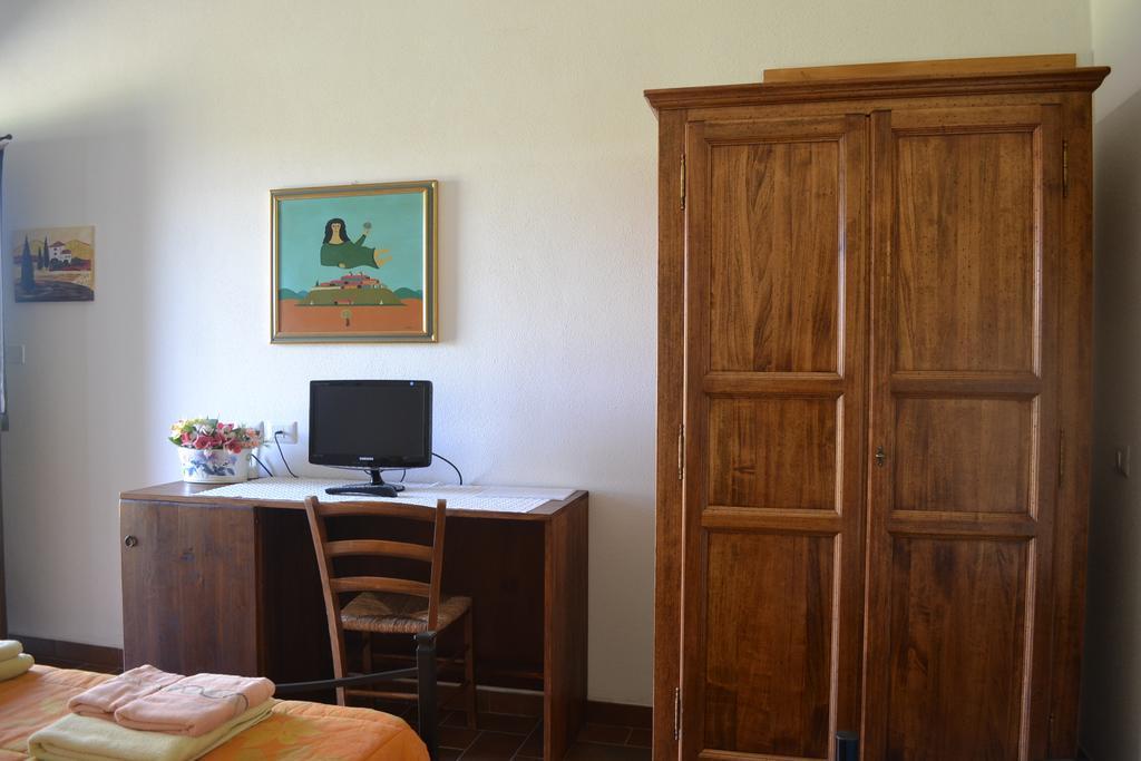 Отель Agriturismo Il Merollo Тоди Экстерьер фото