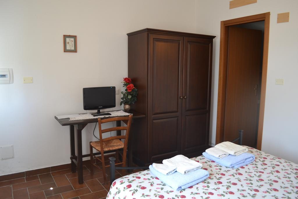 Отель Agriturismo Il Merollo Тоди Экстерьер фото