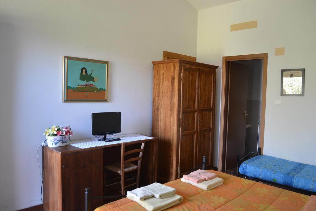 Отель Agriturismo Il Merollo Тоди Экстерьер фото