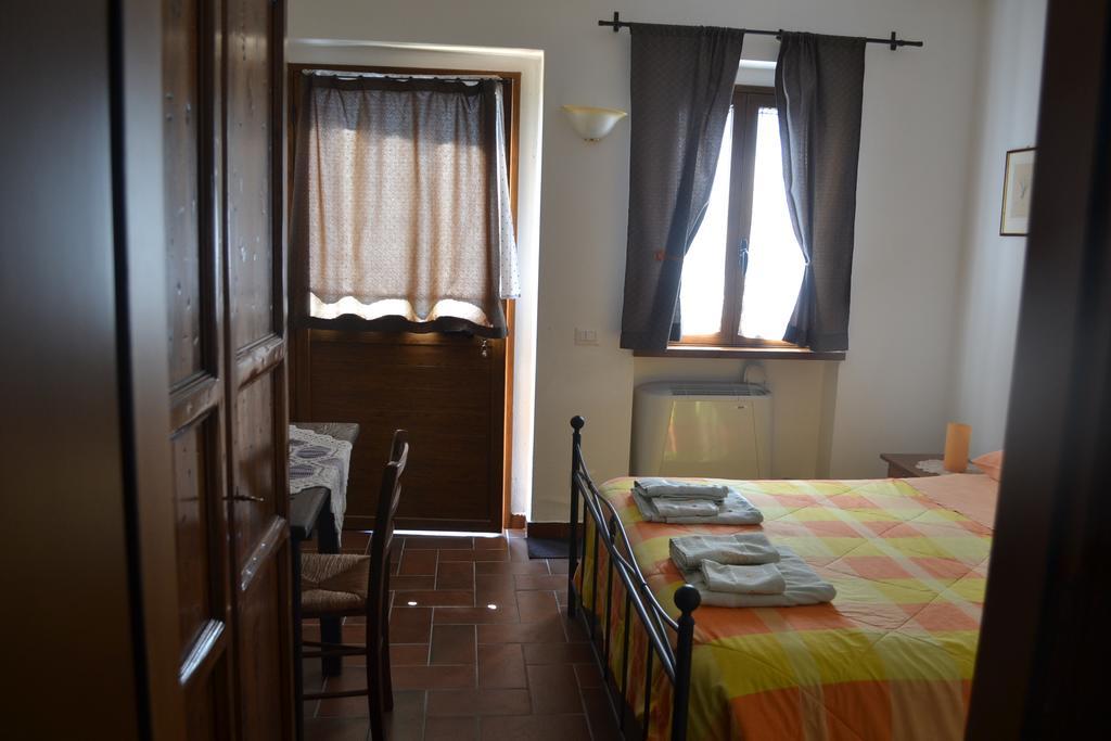 Отель Agriturismo Il Merollo Тоди Экстерьер фото