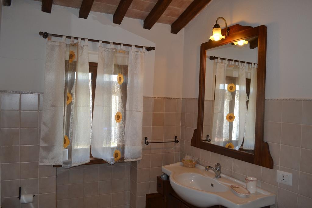 Отель Agriturismo Il Merollo Тоди Экстерьер фото
